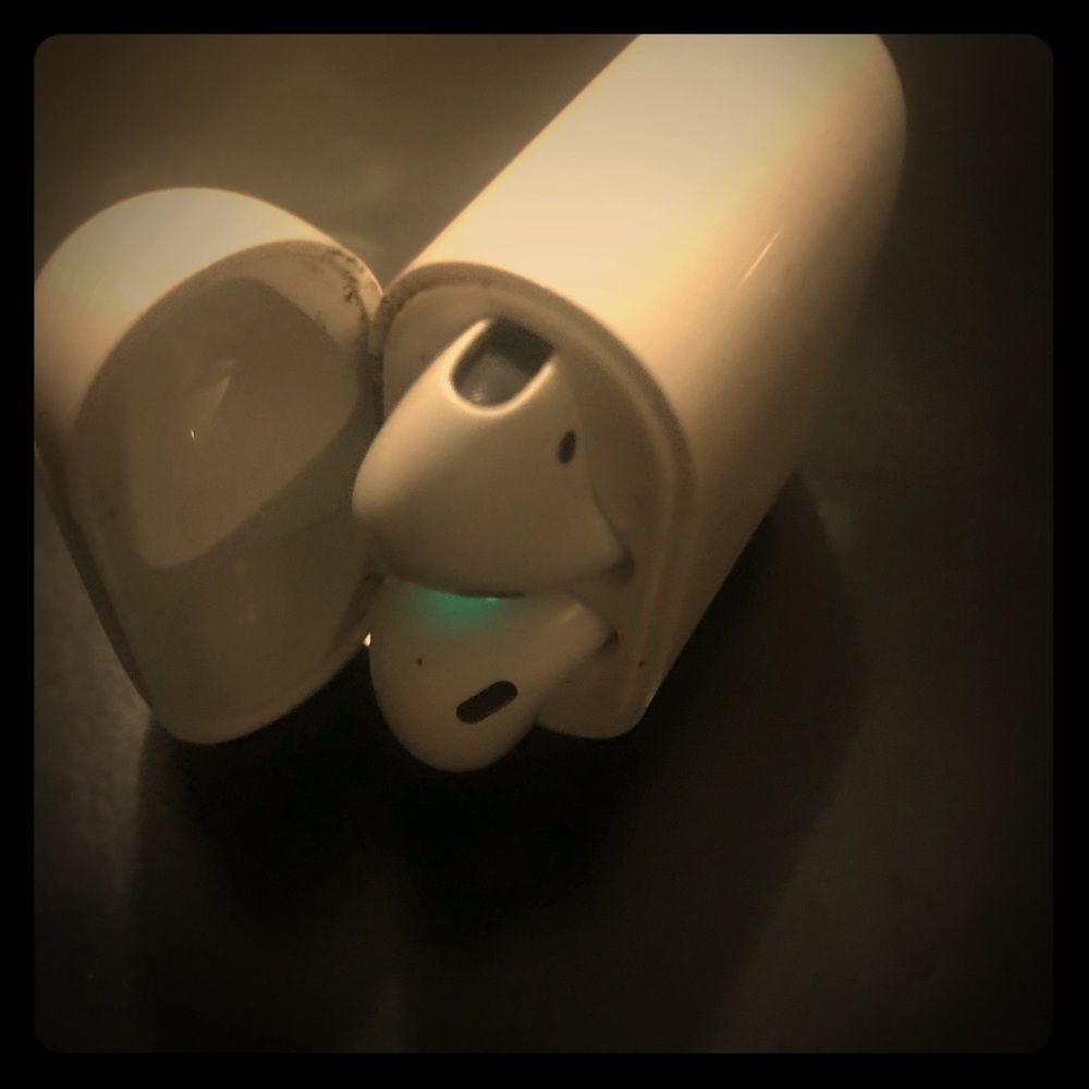 Apple air pods